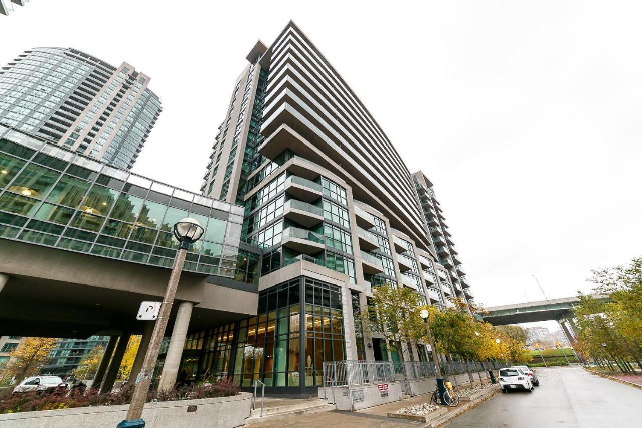 Downtown Condo, Free Parking & Amenities Toronto Exterior photo